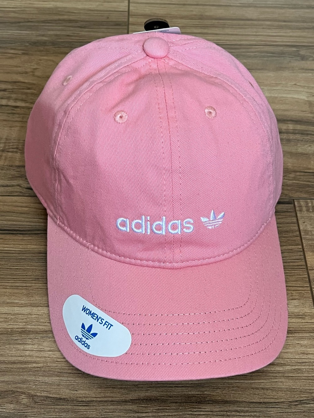 ✨adidas women’s originals forum cap✨